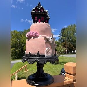 Halloween Haunted Mansion Cake Resin  21” Statue NWT